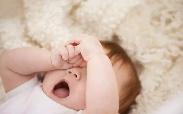 Sapka u niemowlaka objawy: jak rozpoznać i złagodzić dolegliwości